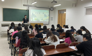 2021级汉语言文学（师范)卓越班召开“开学第一课”主题班会