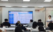 文学院举办“逐光同行”学生榜样宣讲会