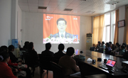 文学院组织师生收看十八大开幕式