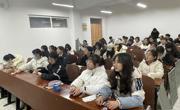 2021级汉语言文学（师范）卓越班举办“学宪法，讲宪法”主题班会